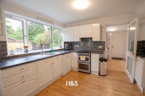 60 swanswell - kitchen.jpg