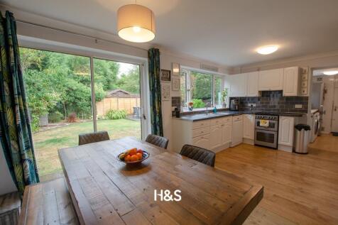 60 swanswell - kitchen 1.jpg