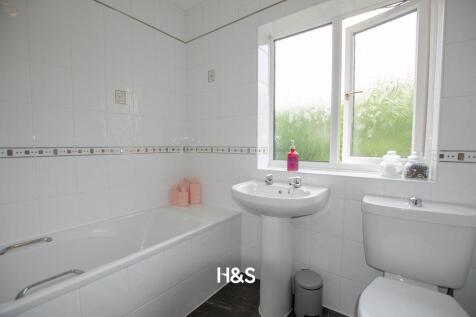 60 swanswell - bath.jpg