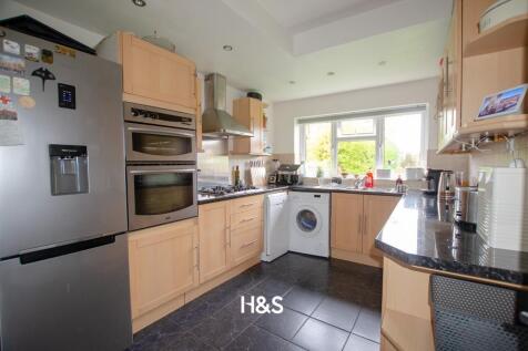 77 Shalford Road - kitchen.jpg