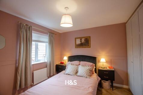 7 Acer Drive -bed2.jpg