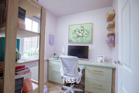 7 Acer Drive - Office.jpg