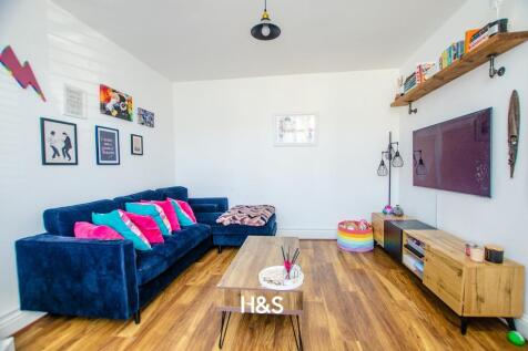 80 brandwood road - lounge.jpg