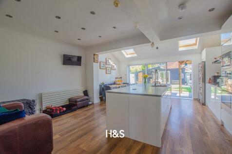 80 brandwood road - open plan kitchen.jpg