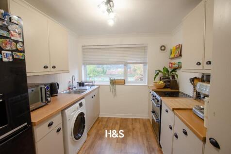 55 Nethercote Gardens - kitchen.jpg