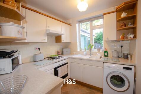 68 Featherstone - kitchen.jpg