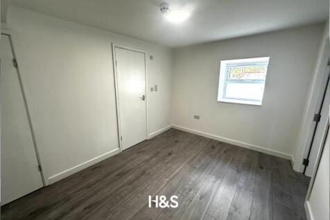 bates hill bedroom.jpg