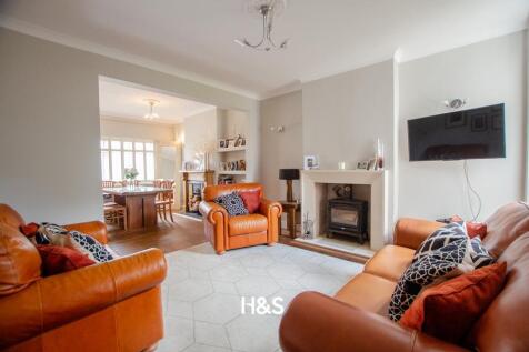 61 olton road - lounge.jpg