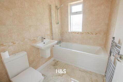 old lode lane - bathroom..jpg