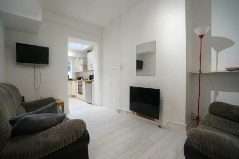 Living room 1.JPG