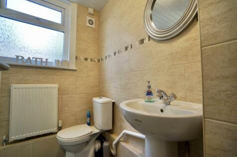 Bathroom1.jpg