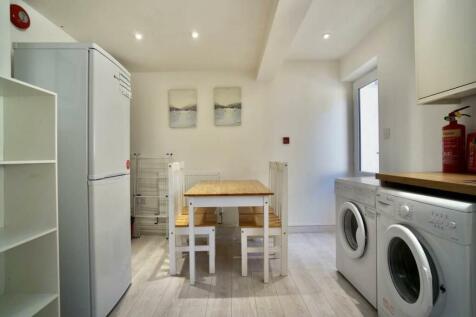 Kitchen1.jpg