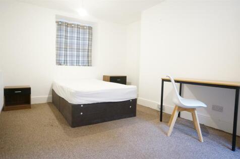 bedroom 2 .JPG