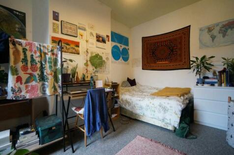 Bedroom 2.JPG