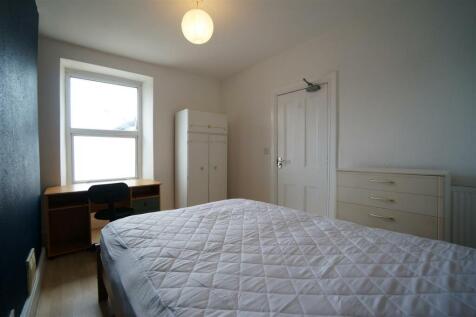 Bed 3.JPG