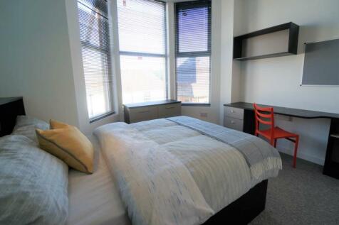 5Holyhead_bedroom2.1.JPG
