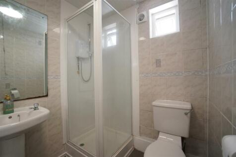 1st Floor Bathroom.JPG