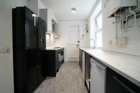 50CollegeRoad_Kitchen1.1.JPG