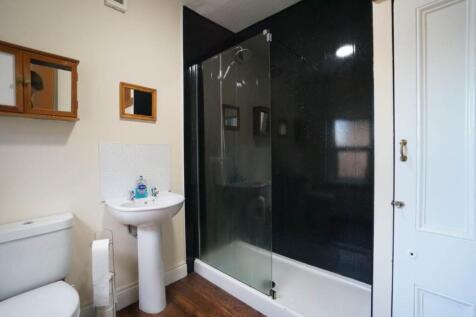 Bathroom.JPG