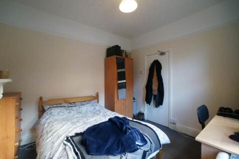 Bedroom 1.JPG