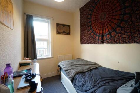 Bedroom 4.JPG