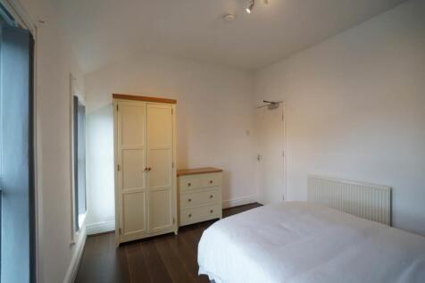 Bedroom 4.1.JPG