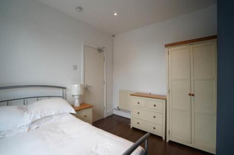 Bedroom 1.JPG