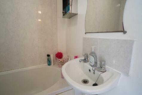 53GarthRd_Bathroom1.2.JPG