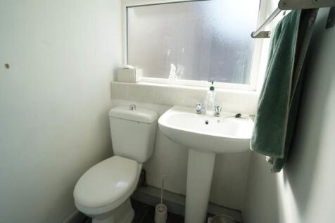 53GarthRd_Bathroom2.1.JPG