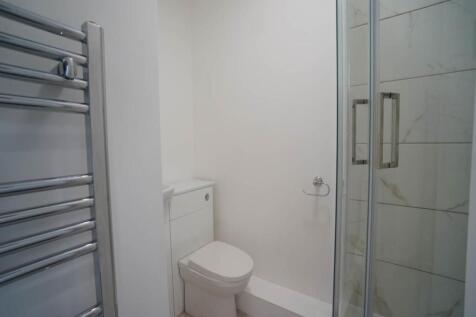 Bathroom 3.JPG