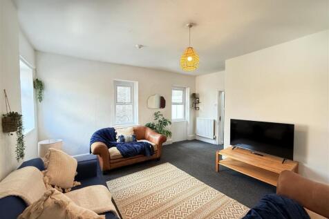Living Room 1.JPG