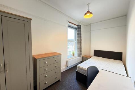 Bedroom 4.JPG