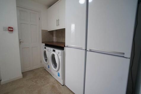 22CollegeRd_Kitchen1.5.JPG