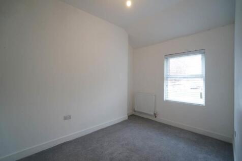 Bedroom 1.JPG