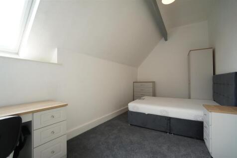 Bedroom 4.JPG