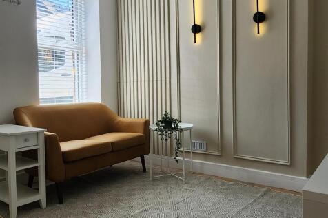 Living Room .jpg