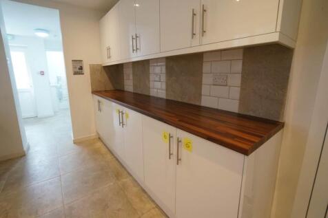 22CollegeRd_Kitchen1.3.JPG