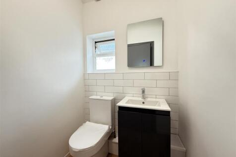 Toilet.JPG