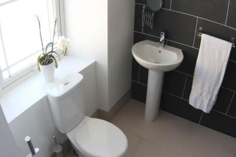 Chapel Flat 2 - Bedroom 1 - Ensuite 2.JPG