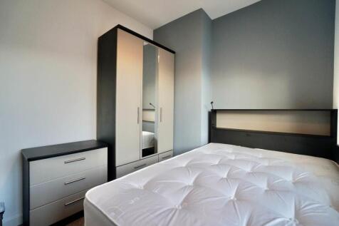 Bed 2.3.jpg
