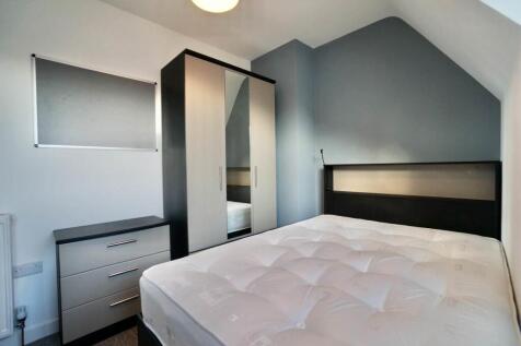Bed 4.jpg