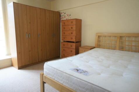 3Ebenezer_bedroom.jpg