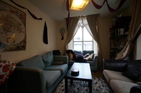 Living room 1.JPG