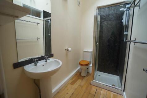 32Caellepa_Bathroom.JPG