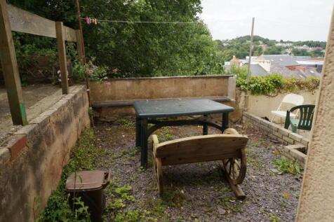 32Caellepa_Garden1.JPG