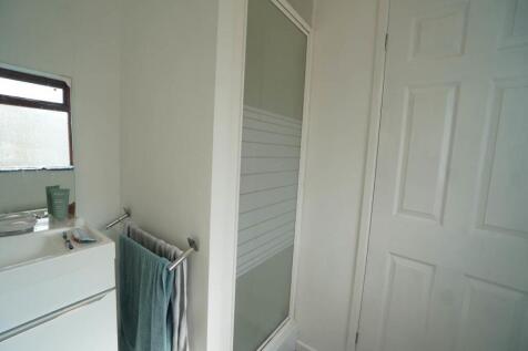 9CraigYDon_Bathroom1.1.JPG