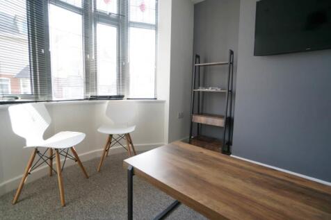 LyndenFlat1_Living1.2.JPG