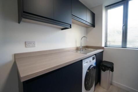 LyndenFlat1_Kitchen1.1.JPG