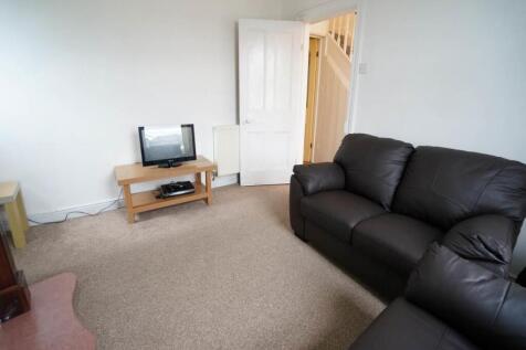 1Penllys_livingroom1.JPG