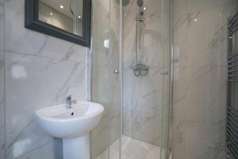 Bathroom.JPG